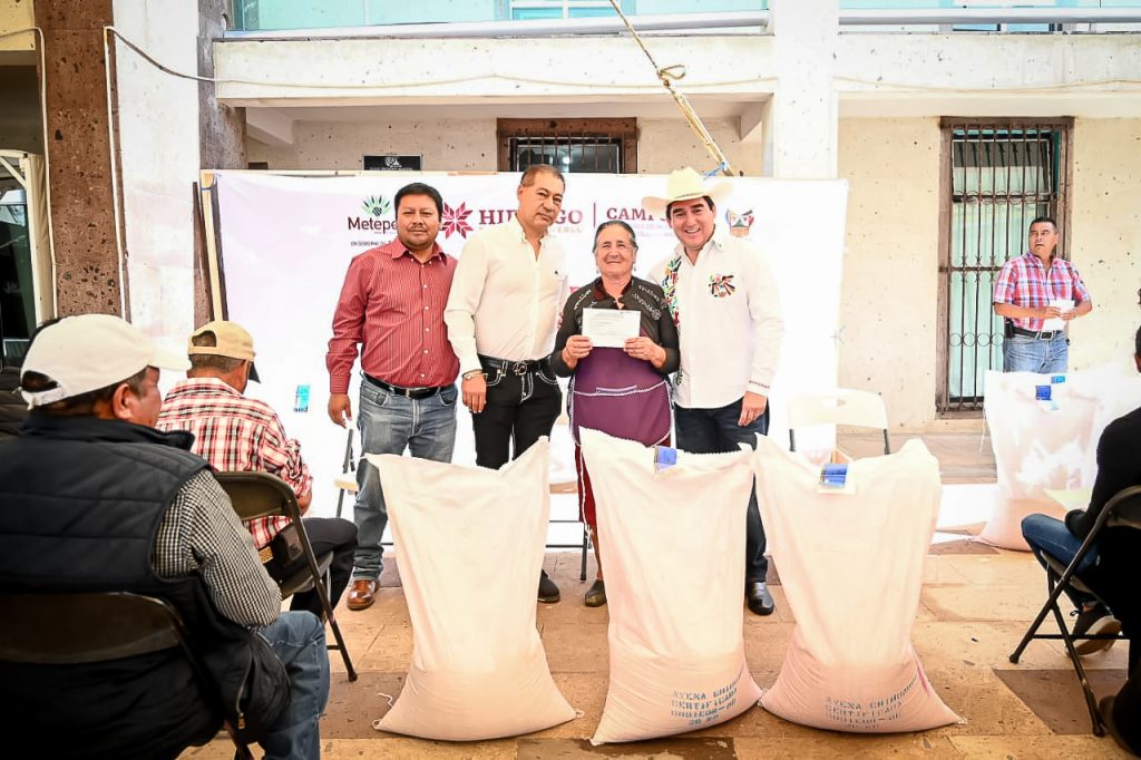 Se Entrega Avena Y Apoyos Econ Micos Agr Colas Pecuarios Para El Campo