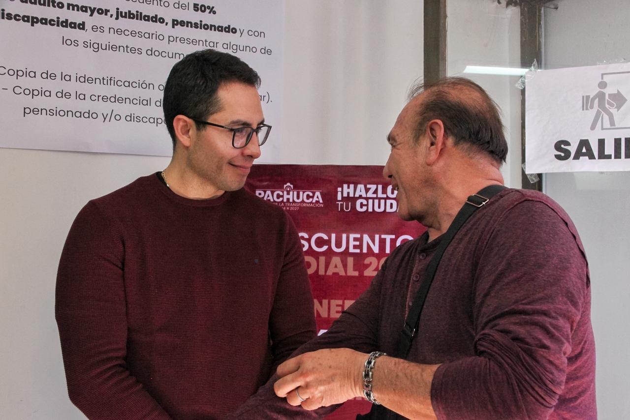 Jorge Reyes, alcalde de Pachuca supervisa atención a contribuyentes durante pago del predial