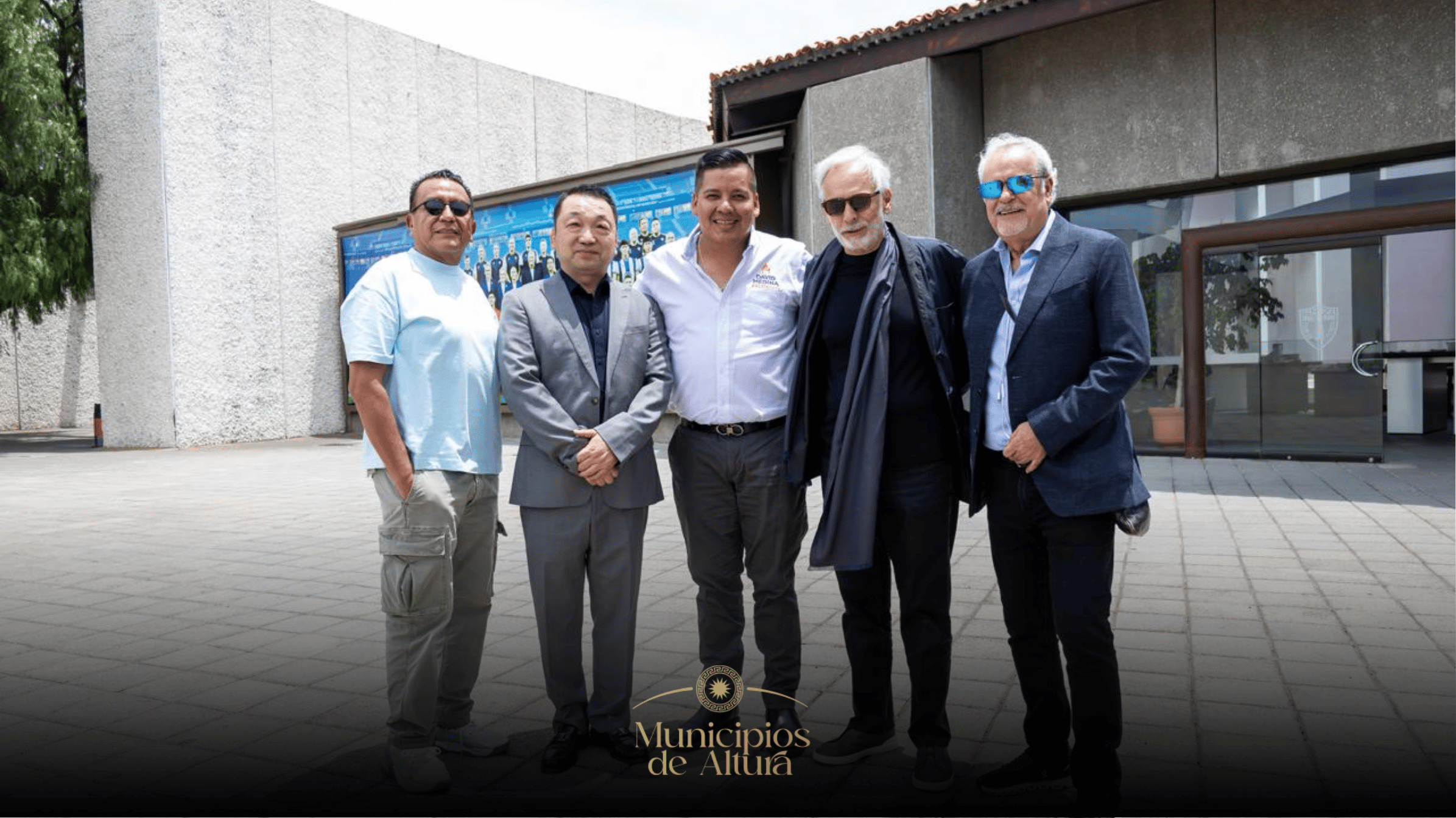 Encabeza David Medina recorrido de prospección con empresarios de China en Tlaxiaca